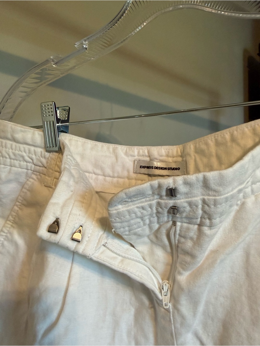 Express White Cuffed Linen-Blend Shorts - Picture 4 of 7
